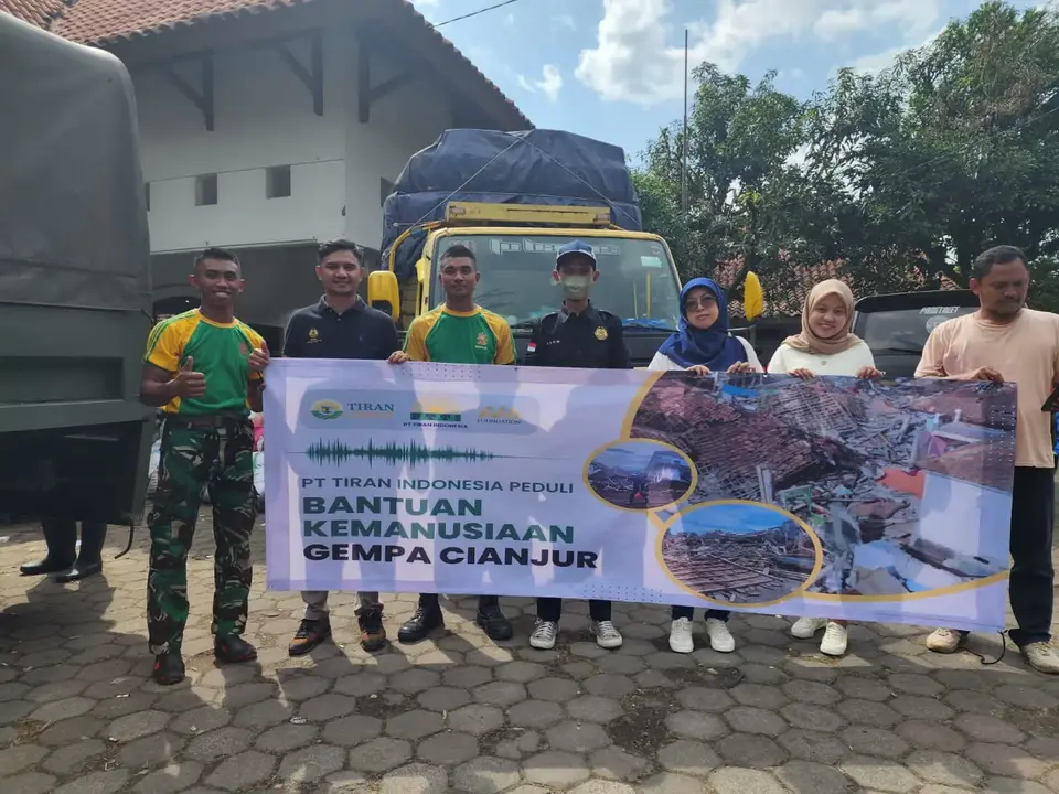 Tim Kemanusiaan PT Tiran Indonesia Serahkan Bantuan Logistik kepada Korban Gempa Cianjur