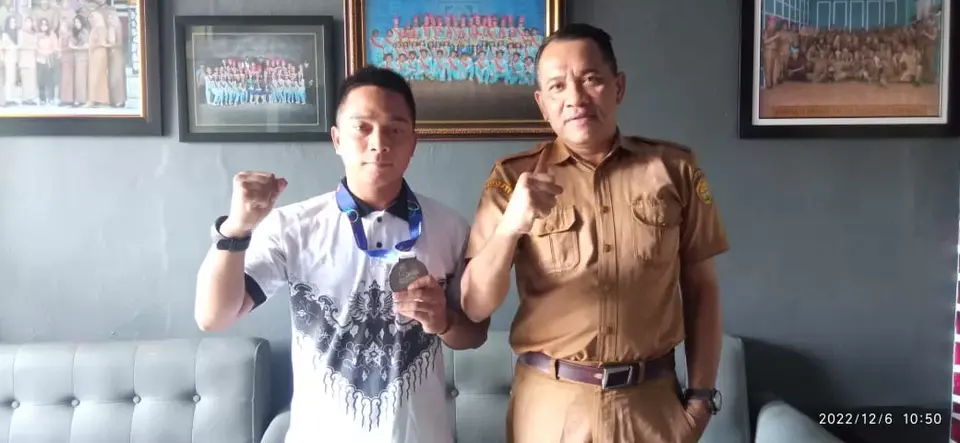Mewakili Busel Cabor Sambo, Guru Honorer SDN 1 Bone-bone Raih Medali Perak