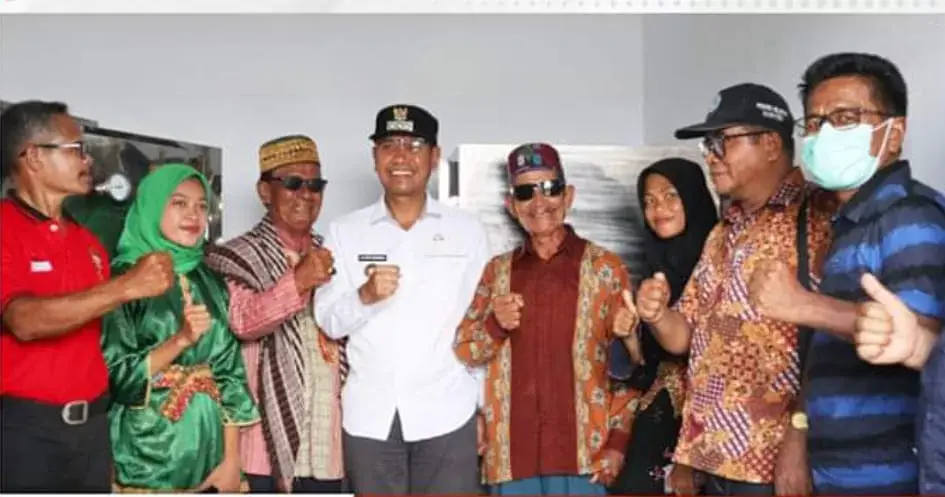 Pj Bupati Busel Meresmikan Gedung UPI Desa Karae