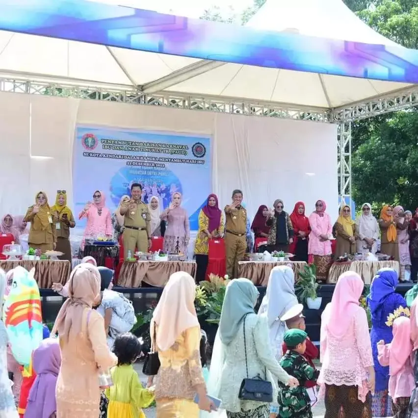 Hari Ibu, Pemkot Kendari Gelar Karnaval Ibu dan Anak Tingkat TK