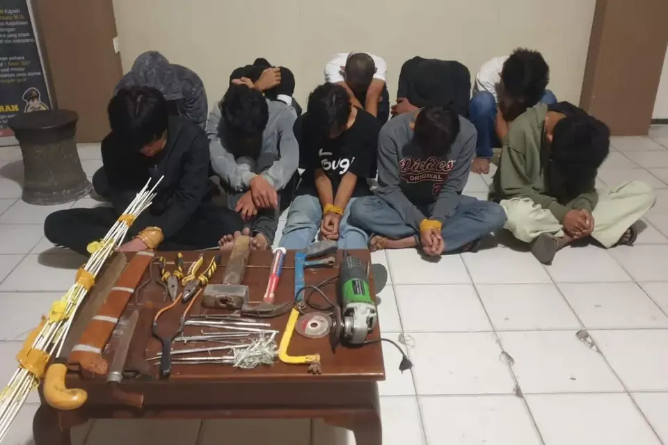 Pukul 01.00 Geng Motor Serang Dua Warga, 10 Ditahan Polisi