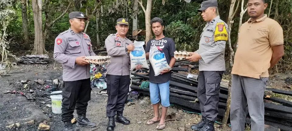 Rabu Kebakaran, Kamis Bantuan. Polsek Bungi Peduli Korban