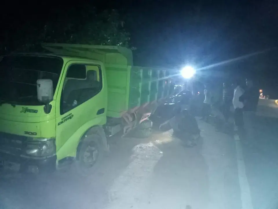 Tengah Malam, Mobil Bintang Terbalik