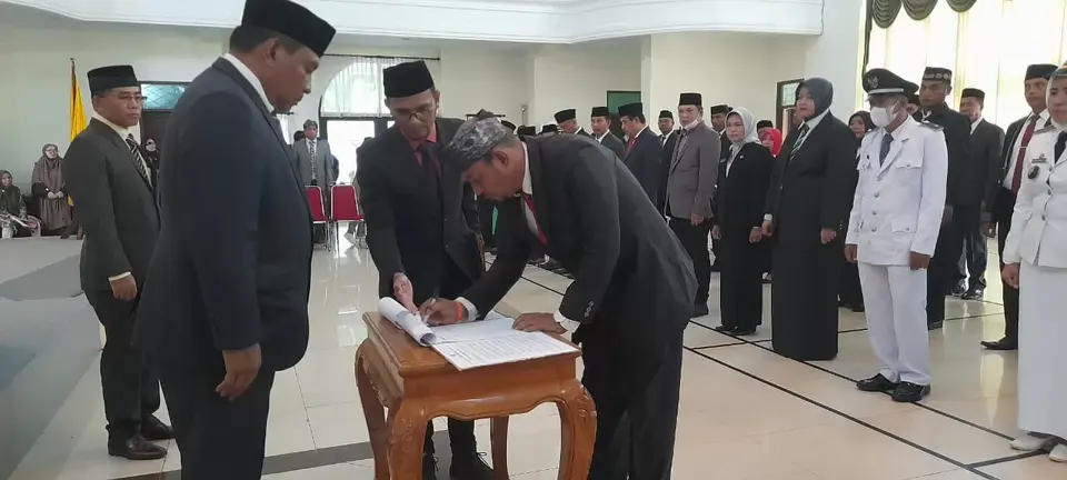Monianse Ancam Pecat ASN yang Malas Masuk Kantor