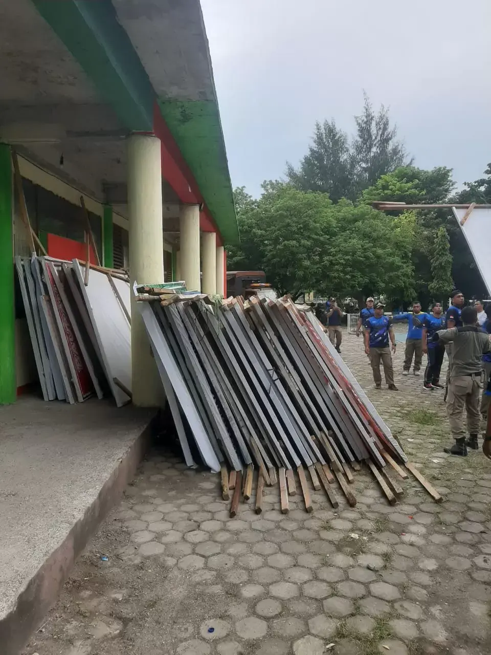 Puluhan Baliho Diturunkan, Husni Ganiru: Terjaring Bisa Berurusan di PTSP