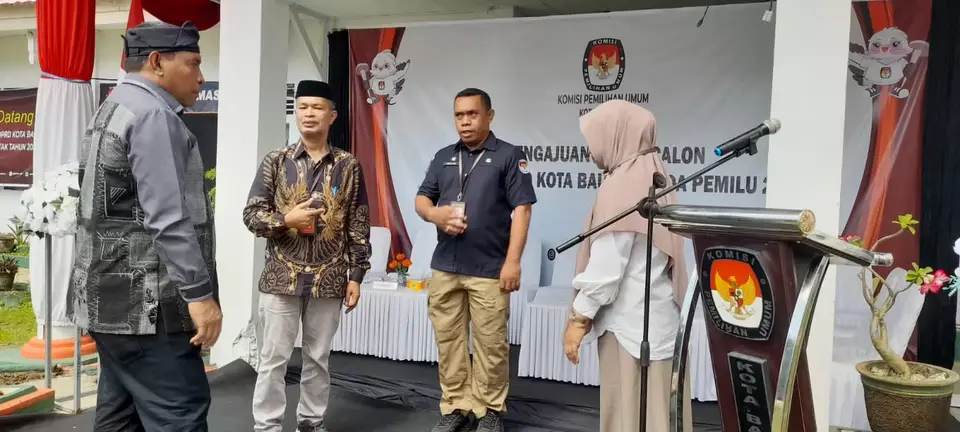 Monianse Datang Lagi ke KPUD Baubau, Mau Apa?