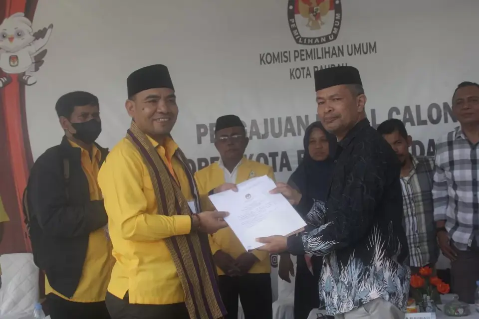 Mendaftar ke KPUD, Bacaleg Golkar Baubau Ditopang Empat Petahana