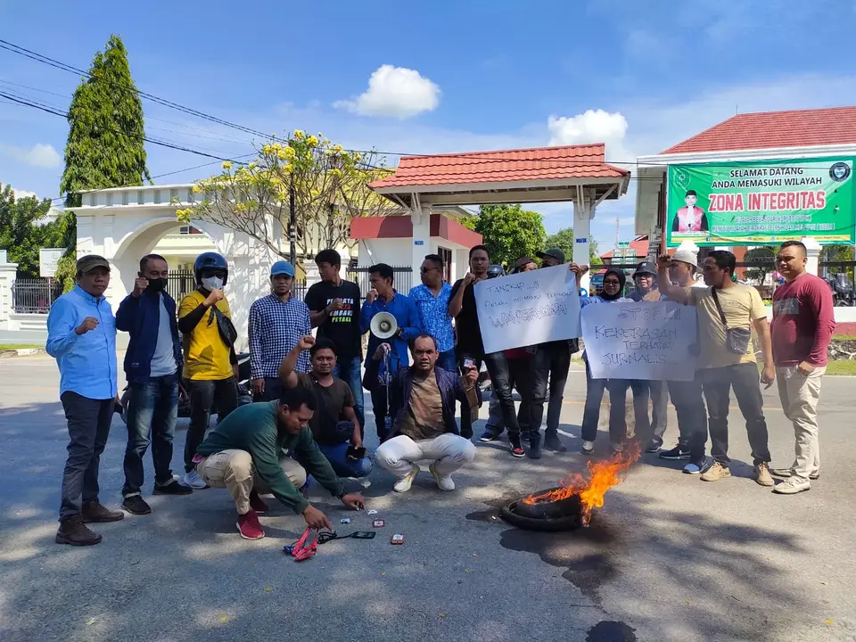 Puluhan Wartawan Demo Minta Polisi Tangkap Pengintimidasi Jurnalis di Muna