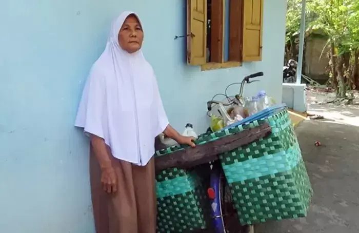 Kisah Nenek Suparmi, 40 Tahun Jualan Jamu Tradisional Akhirnya Bisa Naik Haji