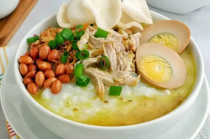 Wartawan Argentina Syok Ketika Disodori Bubur Ayam Indonesia