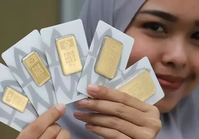 Harga Emas Antam Turun Rp3 Ribu