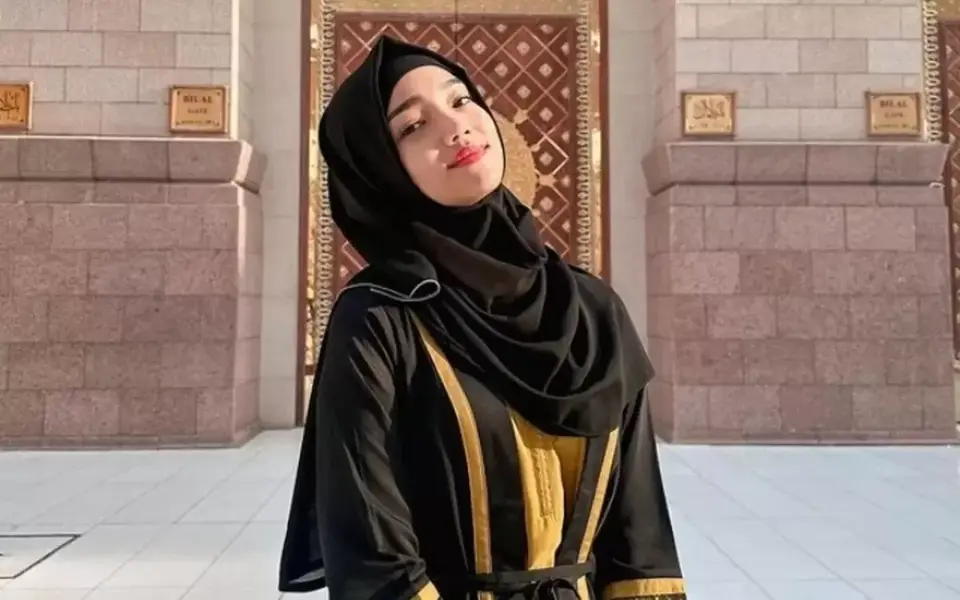 Fuji Umrah, Ini Doa yang Dia Panjatkan di Tanah Suci