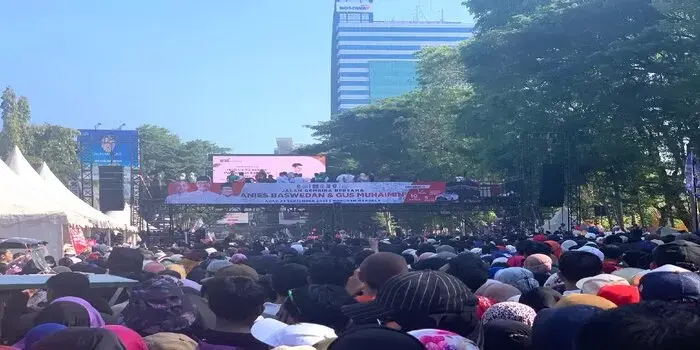 Lautan Manusia Padati Jalan Gembira Anies di Makassar