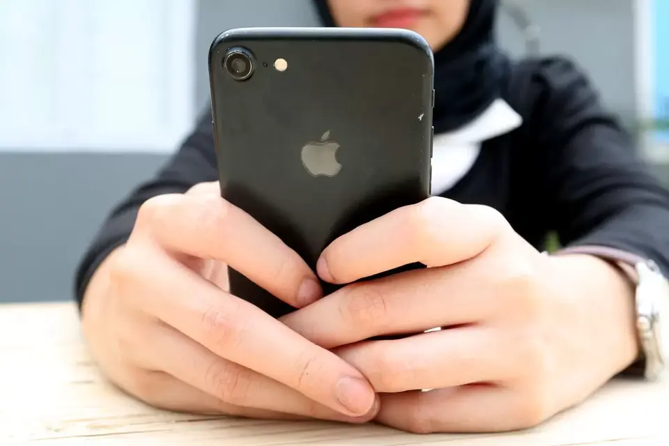Persaingan Sengit Antara TikTok Live dan Shopee Live, Siapa Juara?
