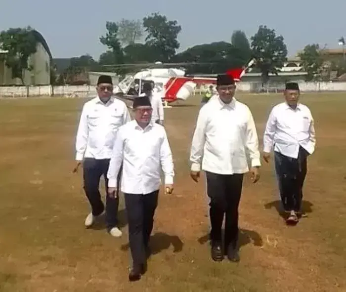 Anies-Cak Imin Klaim Dapat Dukungan Kiai Khos di Jatim