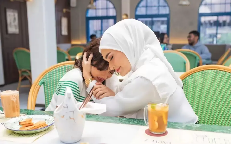 Mau Bunuh Diri karena Hamil, Fuji Diselamatkan oleh Putri Zulkifli Hasan?