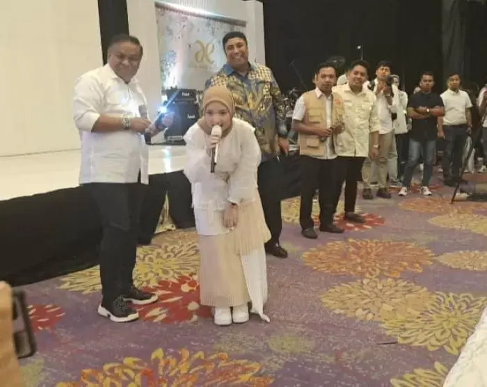Nisa Sabyan, A. Fahsar dan Chaidir Syam Hibur Kerabat dan Keluarga AAS Community