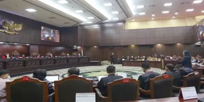 Jelang Putusan, Warganet Plesetkan MK Kepanjangan dari Mahkamah Keluarga