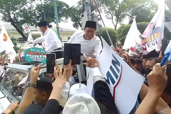 Ketika di KPU, Anies Bernostagia Saat Ditawari jadi Bacapres oleh Surya Paloh