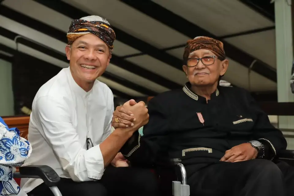 Bersilahturahmi dengan Solihin GP Mantan Gubernur Jawa Barat, Ganjar Diangkat jadi Bagian Keluarga