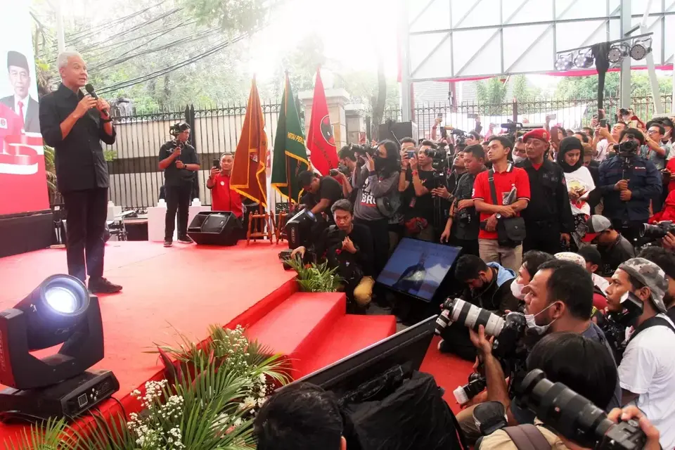 Isu Suka Nonton Film Panas Bisa Gerus Suara Ganjar