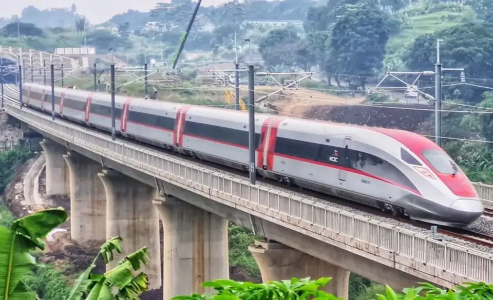 Selama Desember 2023 Tiket Kereta Cepat Whoosh Masih Promo