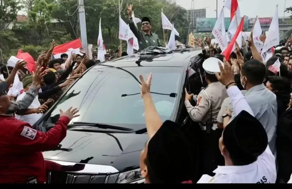 Warga Madura Antusias Sambut Mahfud MD saat Pulang Kampung
