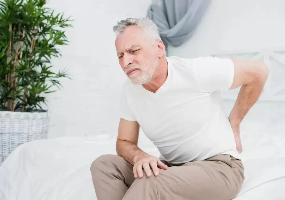 Ketahui Penyebab hingga Cara Mengobati Hernia Nukleus Pulposus atau Saraf Kejepit