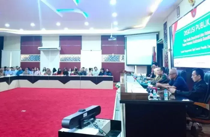 Pasca Putusan MK, Ketua Centra Initiative Sebut Demokrasi Bisa Maju Kedepan atau malah Mundur Kebelakang