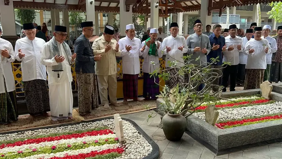 Prabowo Lakukan Pertemuan dengan Ulama NU se-Jatim, Ziarah Ke Makam Pendiri NU
