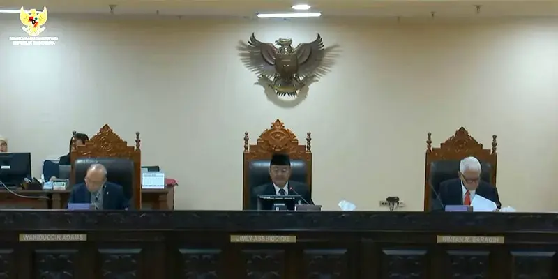 6 Hakim Konstitusi Diberikan sanksi Teguran Lisan