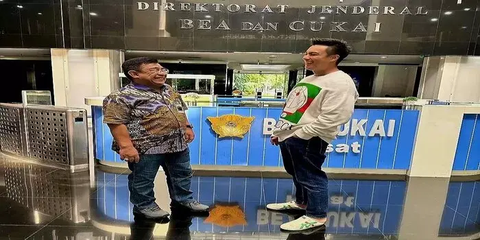 Baim Wong Langsung Datangi Bea Cukai untuk Jawab Tantangan Netizen soal Tudingan Negatif Jual iPad Murah