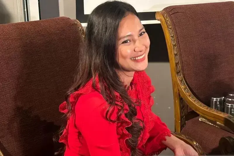 Tangis Indah Permatasari Pecah Ketika Merayakan Momen Bersama Ibu