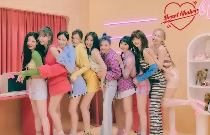 Sambut Konser TWICE di Jakarta, Ini Rekomendasi 5 Lagu Bertema Jatuh Cinta yang Wajib Dihafal Fans!
