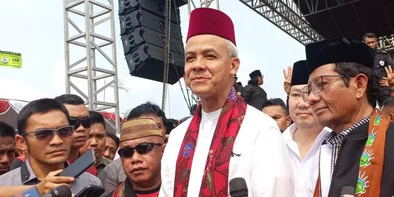 Jika Berpihak pada Prabowo, Ganjar Minta Jokowi Umumkan di Publik