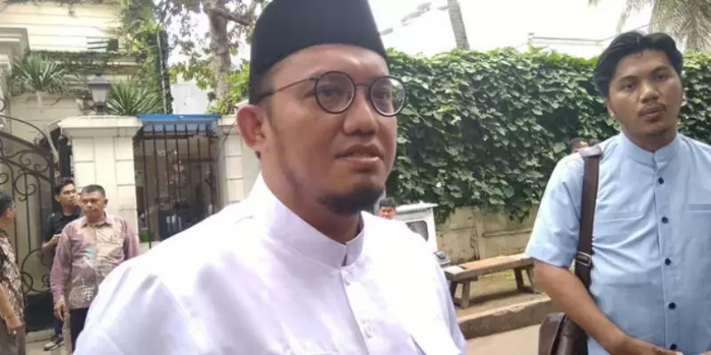 Dahnil Anzar Jadi Sasaran Kritik Warganet Gegara Bahas "Contekan"