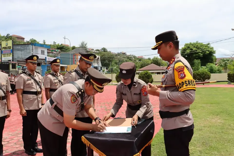 Enam Perwira Polres Baubau di Ganti