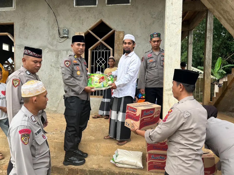 Berkah Ramadhan, SDM Polres Baubau Beri sembako Panti Asuhan