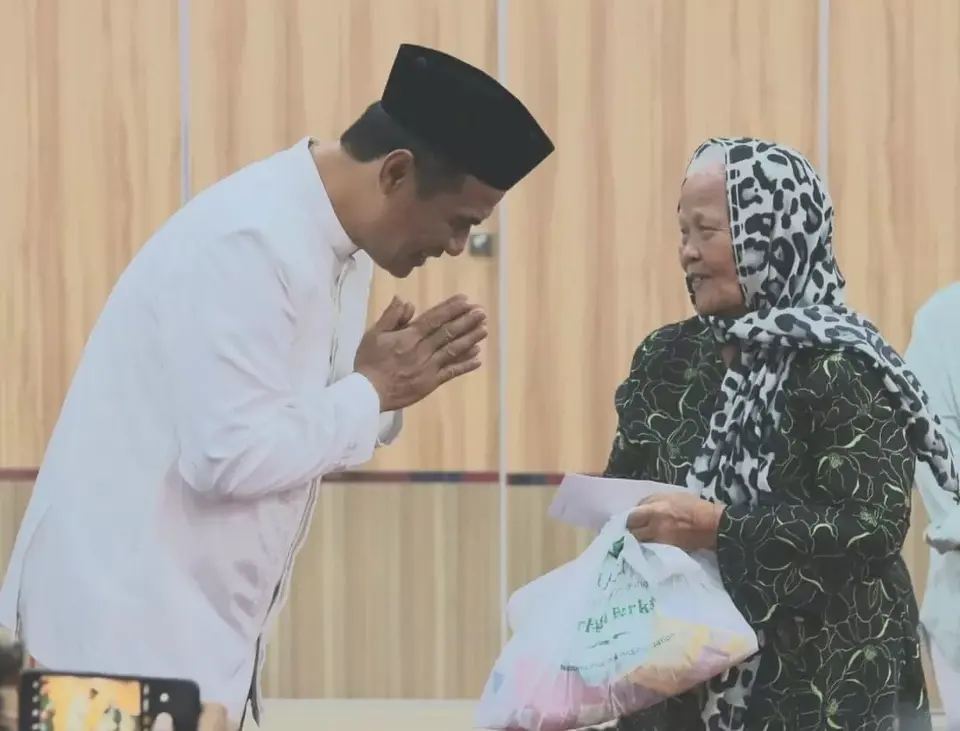 Unhas Tutup Ramadan 2024 dengan Buka Puasa Bersama 20 Ribu Fakir Miskin dan Yatim Piatu