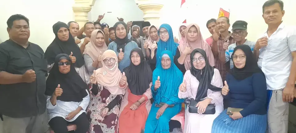 Warga Kab. Busel Dukung H. Muh. Adios Maju Pilkada Kab. Busel 2024