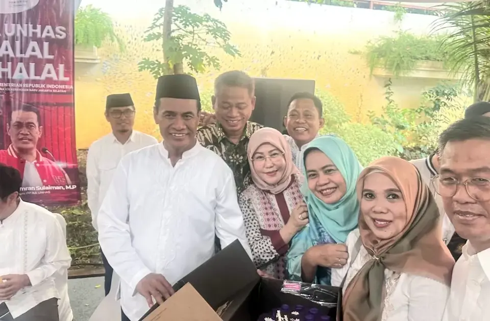 Di Halal Bihalal IKA UNHAS, Mentan Andi Amran Cerita Pengalaman Main Bola Bareng Jokowi