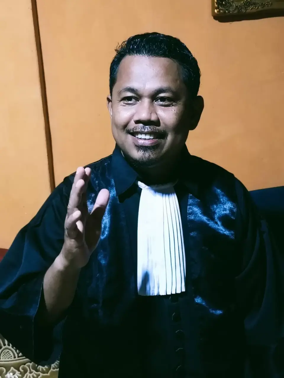 Pengacara Sebut DPRD Muna Terburu - Buru Keluarkan Rekomendasi Pemberhentian Kades Lagasa