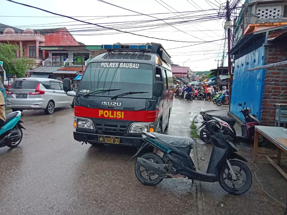 HUT Bhayangkara, Polres Baubau Tanam Pohon