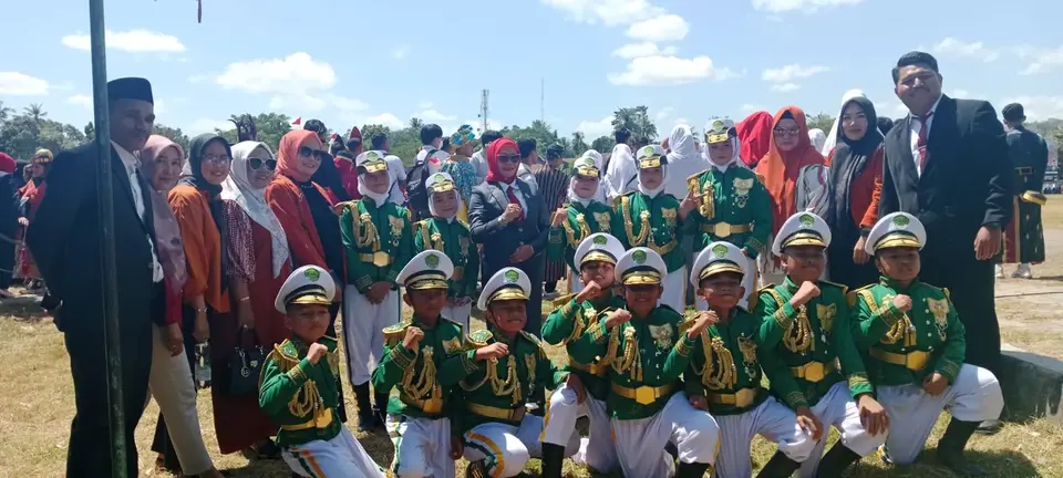 Tim Madrasah Elite Force MIN I Baubau Tampil Memukau Pada Momen Upacara HUT RI Ke-79