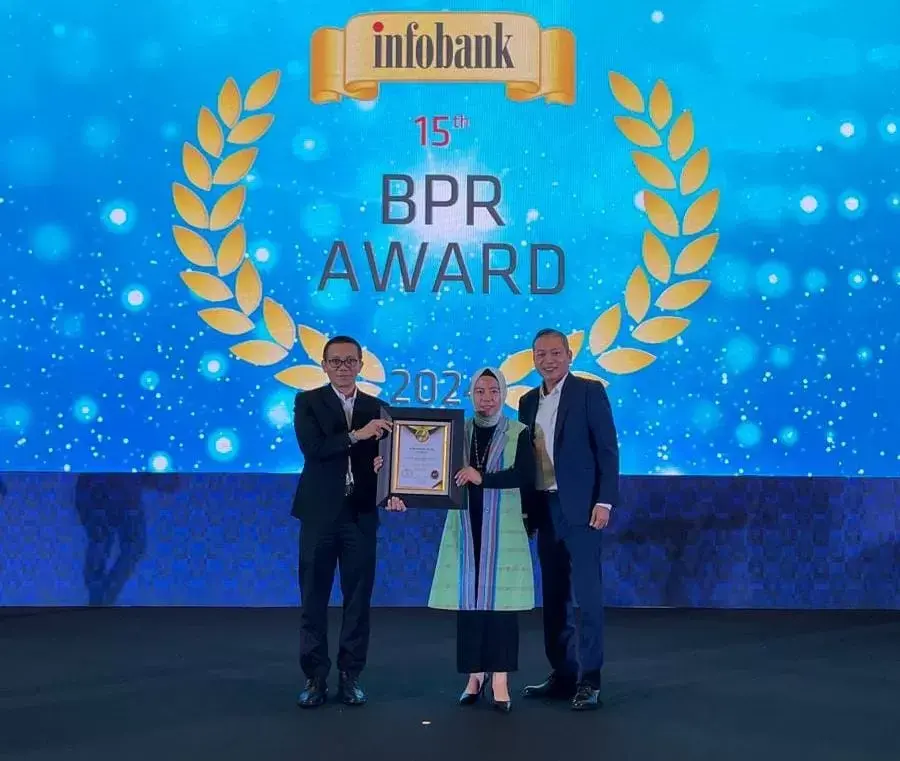 BPR Bahteramas Baubau Raih Penghargaan Infobank Award 2024