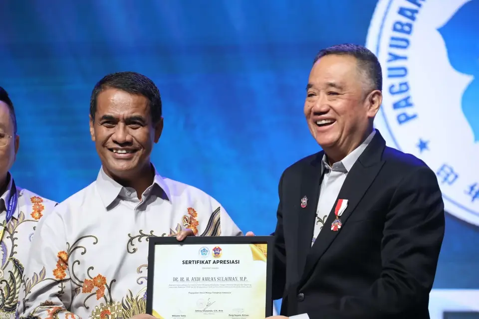 Sukses Mentransformasi Pertanian Tradisional ke Modern, Amran Sulaiman Jadi Menteri Kesayangan Prabowo JAKARTA - Presiden terpilih