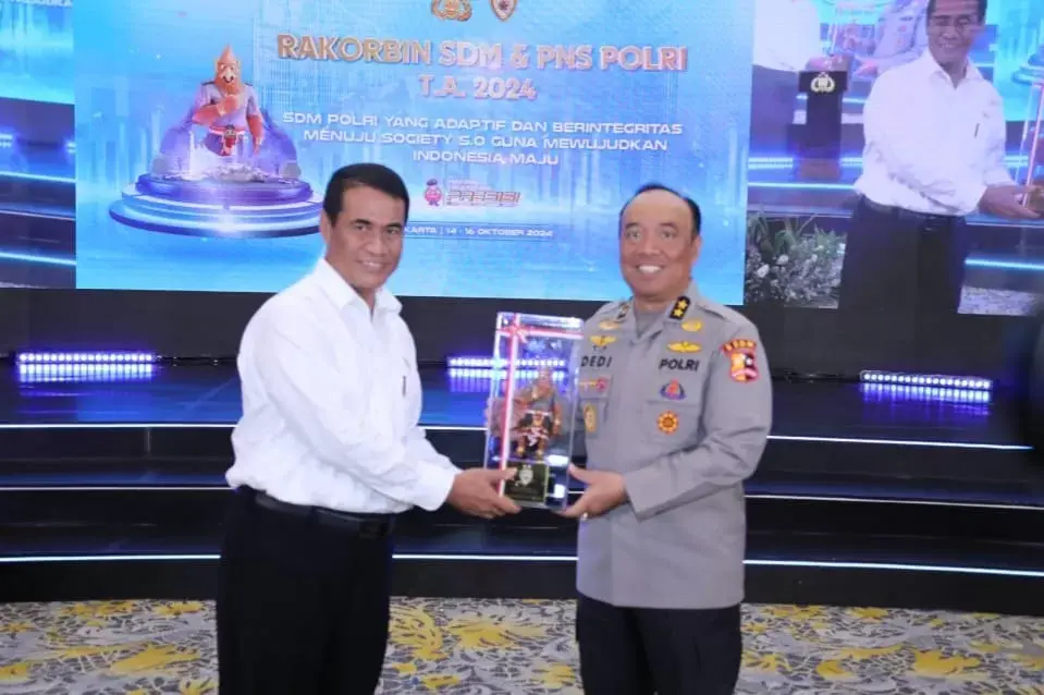 Mentan Amran Paparkan Perkembangan Pertanian di Rakorbin SDM dan PNS Polri