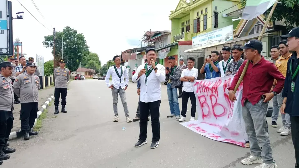 HMI dan LMND Desak Polres Usut Tuntas Kegiatan BBM Ilegal di Baubau