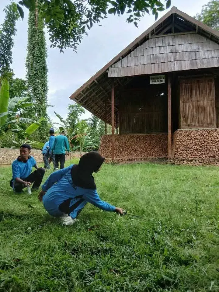 Masjid Tua Wawoangi Pilihan Tempat Beribadah di Busel