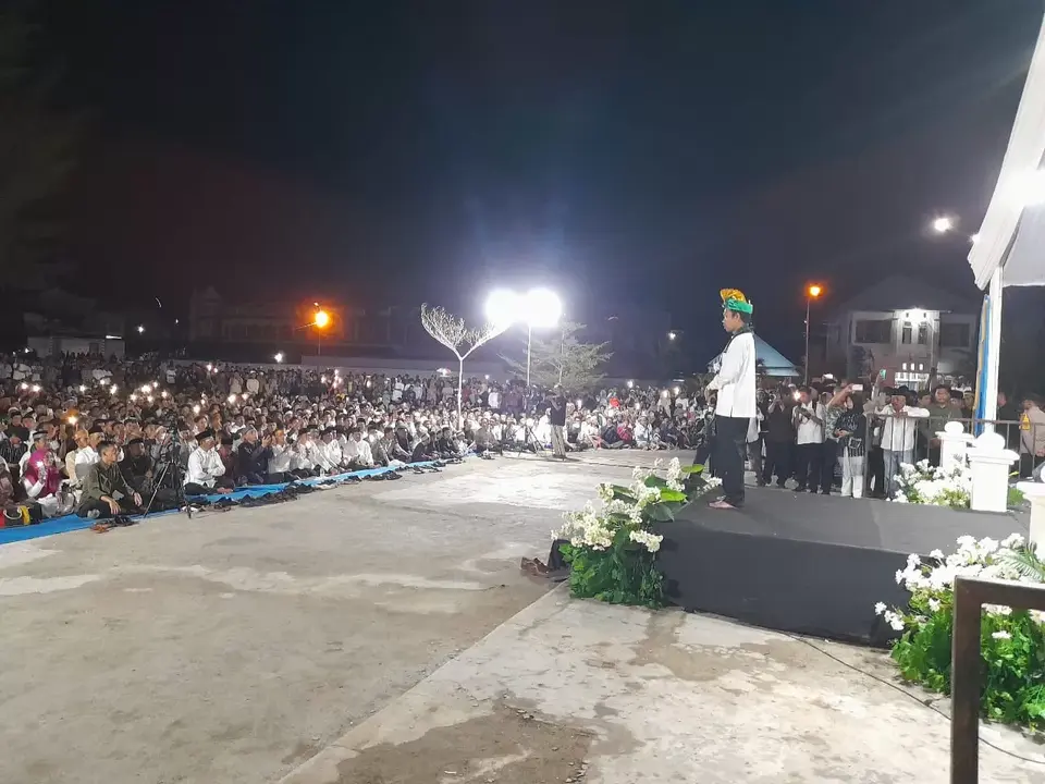 UAS Berdakwa di Kota Baubau Dibanjiri Emak-emak